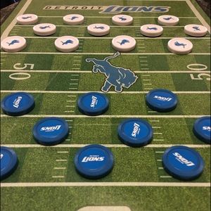 Detroit Lions Checkers Set.